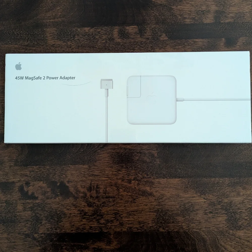 NWT Apple 45W MagSafe Power 2 Adapter.